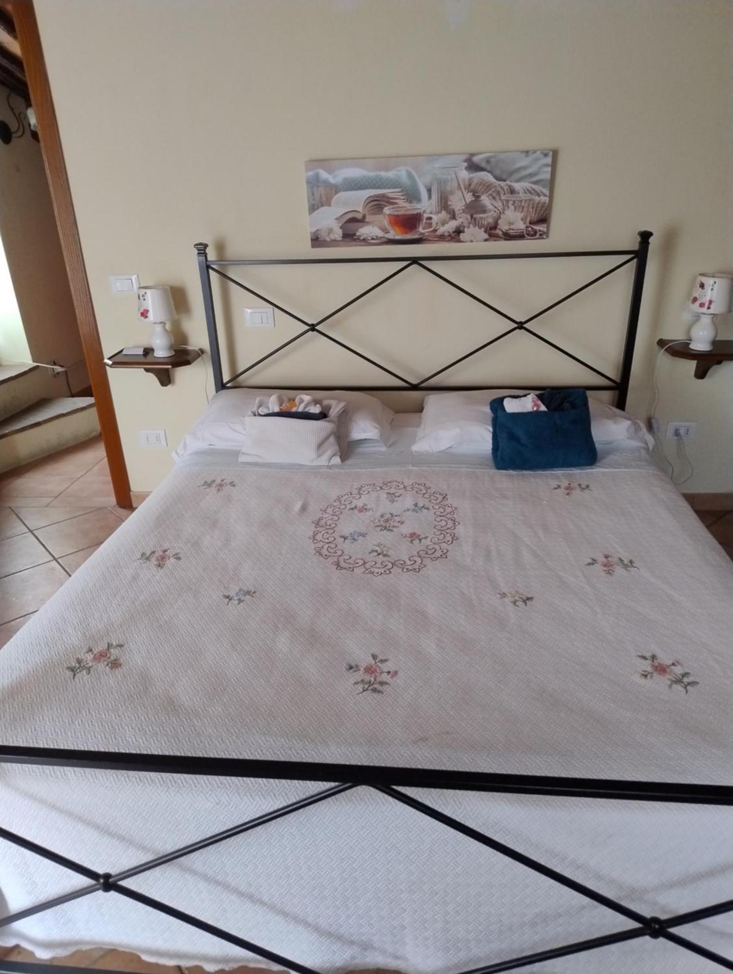 La Strega Ubriaca Bed & Breakfast กอลเลวัลเดลซา ภายนอก รูปภาพ