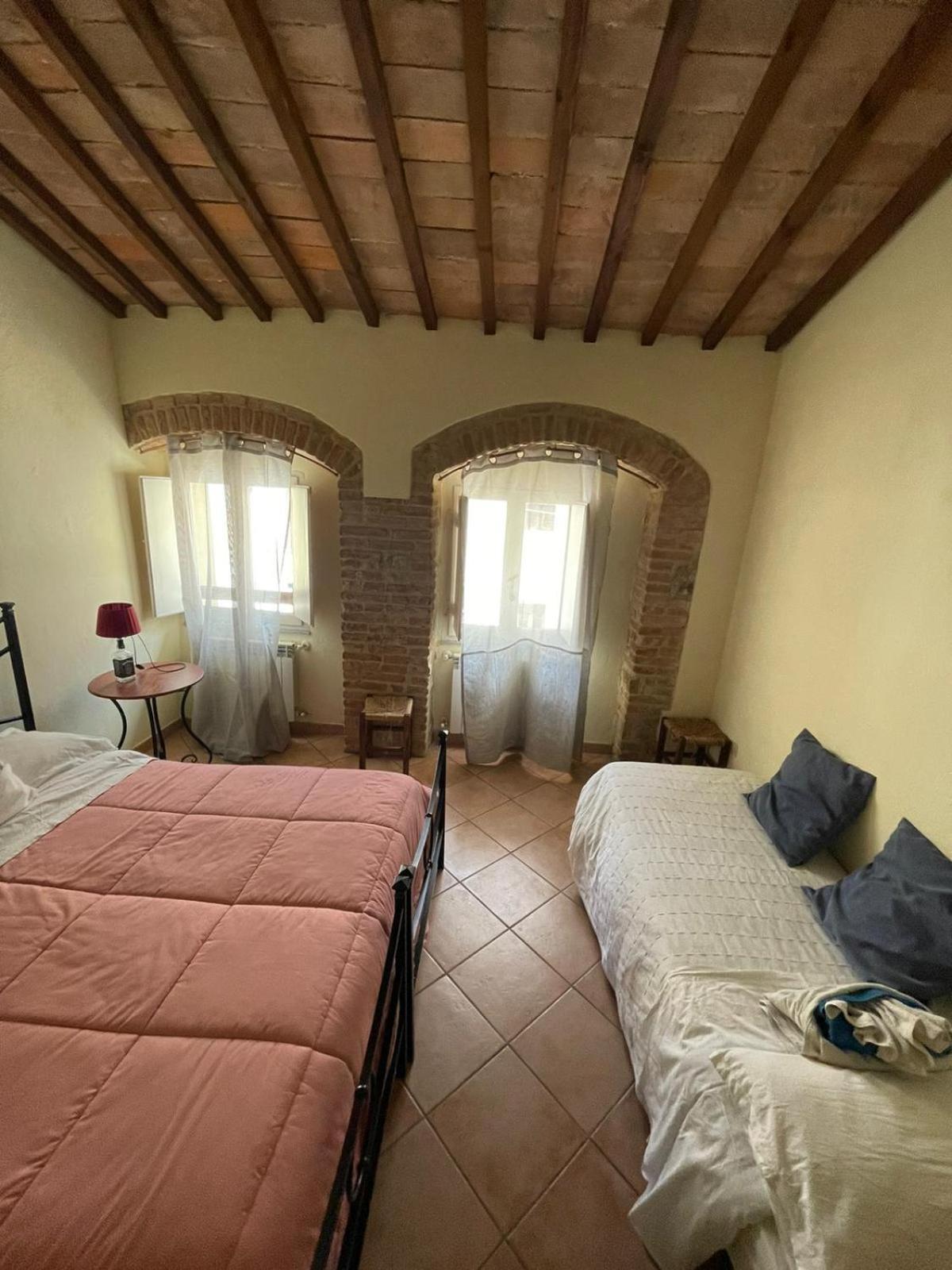 La Strega Ubriaca Bed & Breakfast กอลเลวัลเดลซา ภายนอก รูปภาพ